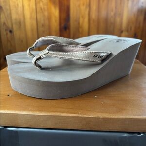 Reef Women’s Platform Y2K Flip Flops size 6